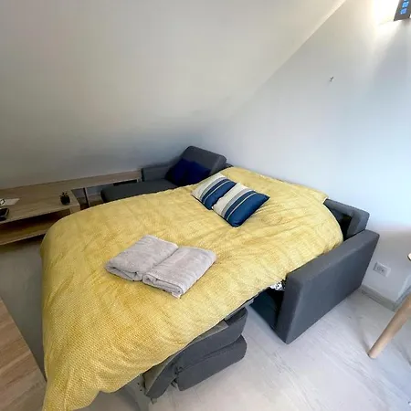 Loft Renove Avec Mezzanine - Vue Sur Le Loing - Commerces A Pied Apartment *
