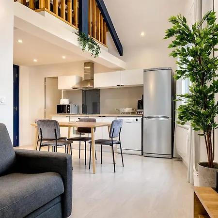 Loft Avec Mezzanine - Vue Loing - Commerces A Pied Διαμέρισμα